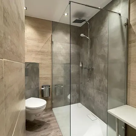 酒店 Sleep And Eat