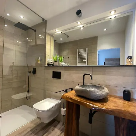 酒店 Sleep And Eat